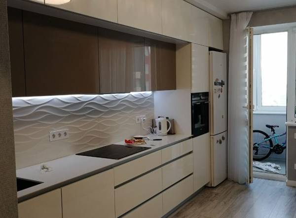 Кухня на заказ Ирпень Буча Киев. Заказать двухуровневую кухня под потолок с акриловыми фасадами